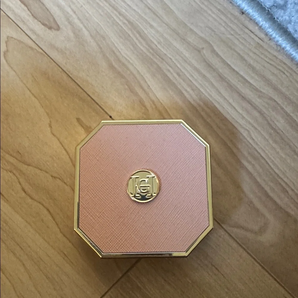 Carolina Herrera Bronzer in 30 Medium Deep